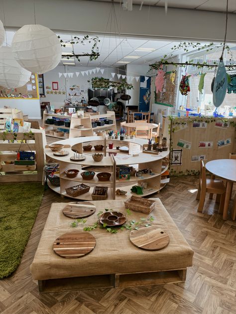 Reggio Inspired Nursery, Baby Room Garden Ideas Eyfs, Natural Theme Nursery, Nursery Environment Eyfs, Eyfs Nursery Classroom, Outdoor Playdough, Natural Eyfs Environment, Play Dough Area Eyfs, Playdough Area Eyfs