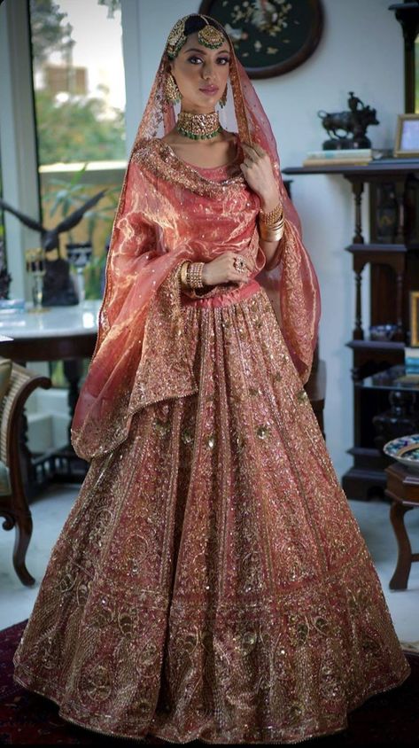 Valima Bridal Dress Pakistan, Walima Outfit, Bridal Dresses 2022, Outfits Dresses Casual, Dressings Recipes, Pink Bridal Lehenga, Red Bridal Dress, Latest Bridal Lehenga, Desi Wedding Dresses