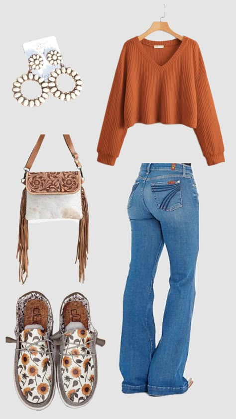 Country Pumpkin Patch Outfit, Western Aesthetic Fashion, Thanksgiving Outfit Country, Mom Western Outfit, Fall Fashion Western, Cute Fall Outfits Western, 7s Jeans Outfit Western, Homesteader Outfit, Boho Western Outfits Fall