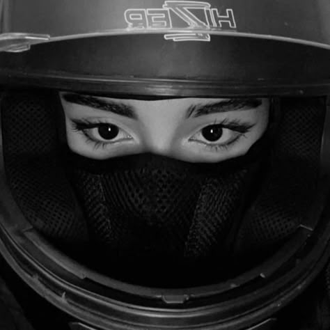 Motorcycle Aesthetic, Biker Aesthetic, Pretty Bike, Biker Love, Dark Feminine Aesthetic, Cute Selfies Poses, Dark Feminine, Biker Girl, Feminine Aesthetic