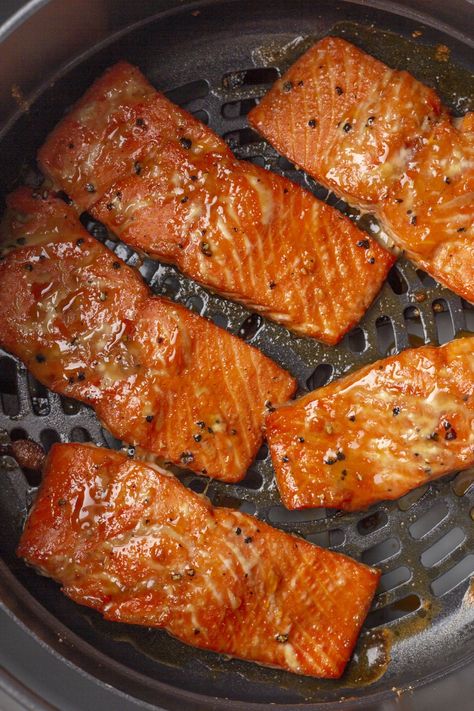 Air Fryer Fish Recipes Salmon, Candied Salmon Air Fryer, Air Fryer Honey Glazed Salmon Recipes, Salmon Cooked In Air Fryer, Salmon Marinade Air Fryer, Maple Salmon Air Fryer Recipes, Sockeye Salmon Recipe Air Fryer, Air Fried Salmon Recipe, Glazed Salmon Air Fryer