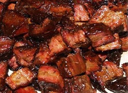 Amazing Venison Ham Barbeque. Great as a meat dish for supper or as for BBQ sandwiches at a Tailgating event. Deer Ham, Ham Barbecue, Meat Types, Smoked Chicken Recipes, Masterbuilt Smoker, Smoker Ideas, Smoked Recipes, Deer Recipes, Bbq Sandwich