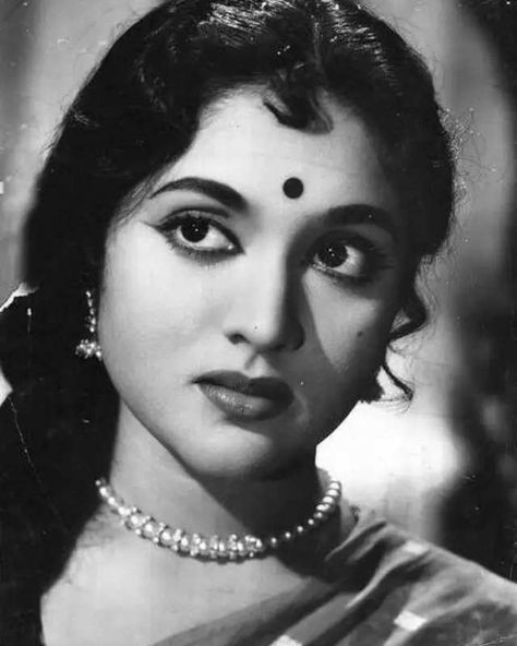 Old Film Stars, Bollywood Pictures, Retro Bollywood, Vintage Bollywood, Beauty Photos, Bollywood Celebrities, Indian Beauty Saree, India Beauty, Image Hd