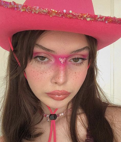 Pride Club Outfit, Disco Cowboy Makeup, Pink Pony Club Costume, Chappell Roan Pink Pony Club Makeup, Pink Pony Club Outfit Ideas, Chappel Roan Inspired Outfits, Cowgirl Costume Makeup, Pink Cowgirl Makeup, Chappell Roan Pink Pony Club