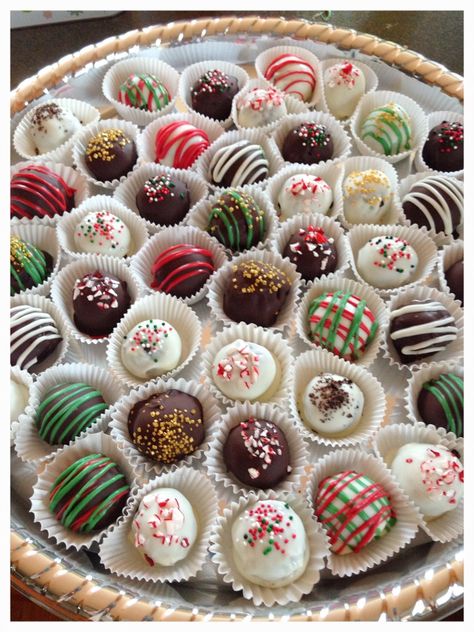 Christmas Truffle Balls, Christmas Cake Truffles, Panettone Cake, Choco Truffle, Holiday Truffles, Truffle Balls, Italian Panettone, Christmas Chocolates, Brownie Truffles