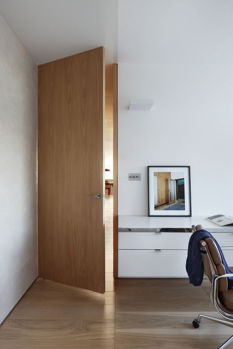 Oakhill Gardens by MWAI #study #bedroom #full #height #wood #wooden #door #oak #modern #polished #plaster #bespoke #london Haunted House Door, Halloween Door Sign, Internal Wooden Doors, Stylish Doors, Doors Interior Modern, Wooden Doors Interior, Interior Wood Doors, Wooden Door Hanger, Classic Doors