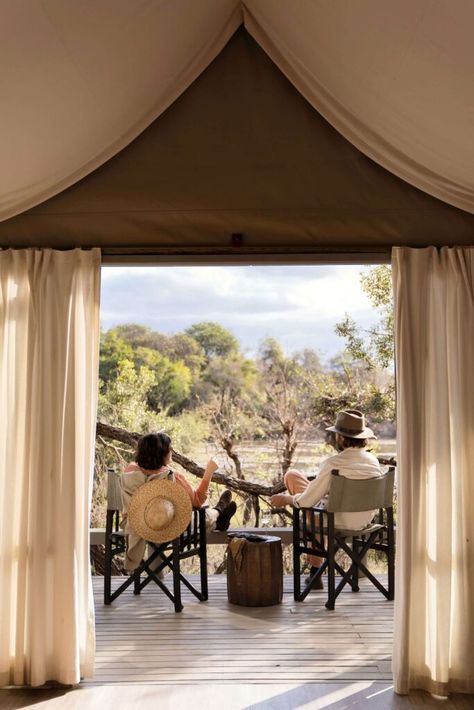 Holiday Home Bedroom, Safari Lodge Interior, Safari Resort, African Safari Lodge, Safari Photos, Bamboo Decking, Luxury Safari Lodge, Outdoor Entertainment Area, Great Migration