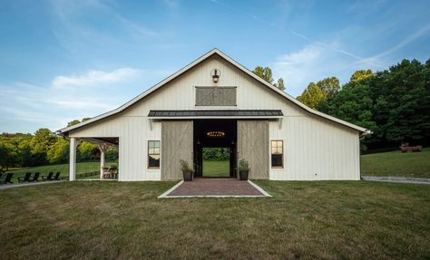 Metal Barns Exterior, Barn Ideas Buildings, Horse Barn Exterior, Simple Horse Barns, Metal Horse Barns, Barn Makeover, Barn Exterior, Barn Remodel, Equestrian Property