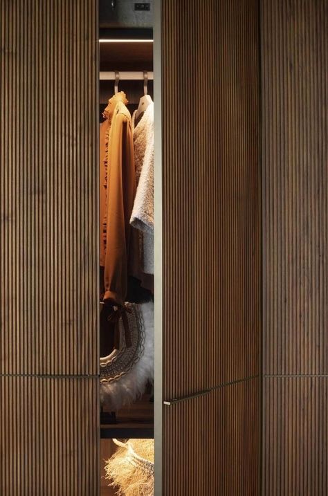 Bespoke Wardrobe, Colorful Wardrobe, Walnut Doors, Wood Wardrobe, Walnut Furniture, Wardrobe Solutions, Contemporary Wardrobe, Wooden Wardrobe, Door Wardrobe