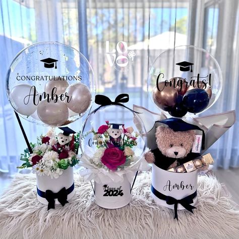 👩‍🎓 GRADUATION BALLOON GIFTS 🧑‍🎓 Contact us to reserve yours now! . . . #LovoBalloonsAndGifts #LovoBalloon #balloonbouquet #balloonmarquee #numberballoon #balloonstack #balloonart #premiumballoondisplay #brisbaneballoons #brisbaneballoonartist #balloonartistaustralia #balloondecor #graduationballoon #graduationgifts Grad Balloon Bouquet, Balloon Graduation, Balloon Gifts, Balloon Display, Graduation Balloons, Balloon Gift, Number Balloons, Balloon Art, Balloon Bouquet