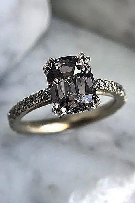 خواتم خطوبة, Engagement Ring Photos, Trending Engagement Rings, Ring Trends, Wedding Rings Solitaire, Wedding Rings Unique, Wedding Rings Vintage, Maybe One Day, Put A Ring On It