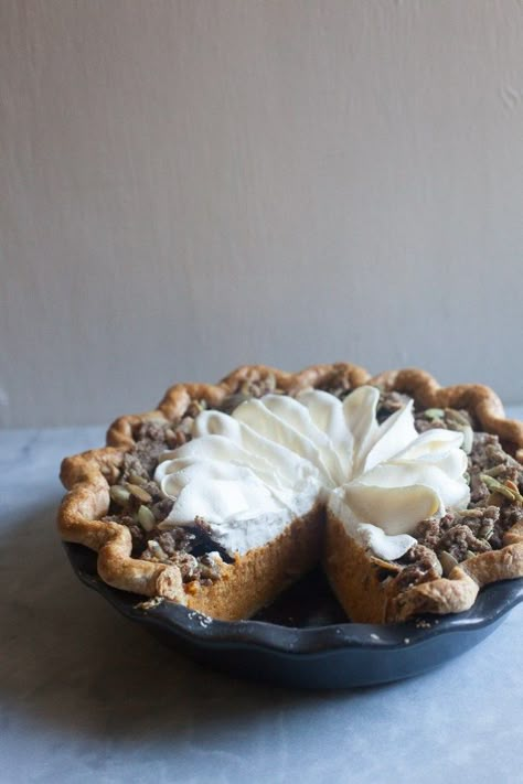 Streusel Pie, Zoe Bakes, Pumpkin Streusel, Favorite Pie Recipes, Seasonal Desserts, Pumpkin Spice Cake, Favorite Pie, Pumpkin Pie Filling, Carrot Cake Recipe