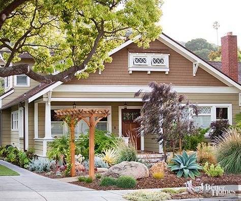 Grass Landscaping, Craftsman Style Exterior, Succulent Garden Landscape, Front Yards Curb Appeal, Drought Tolerant Landscape, California Garden, Brown House, Front Lawn, Soil Improvement