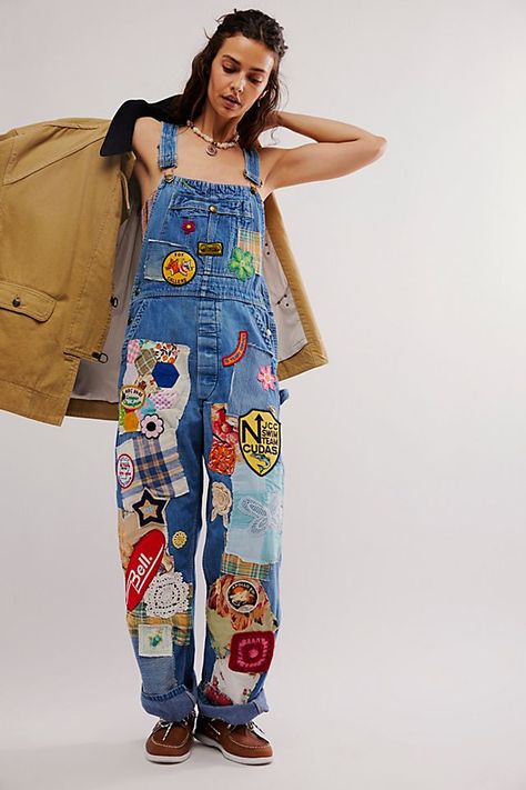 Eclectic Overalls Overalls With Pins, Reworked Overalls, Custom Overalls, Patch Overalls, Painted Overalls, Senior Overalls, Fran Fine, Overalls Fashion, Maxi Tops