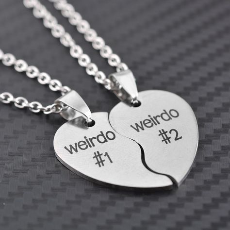 What To Make Your Friends For Christmas, Cute Friendship Necklaces For 2, Cute Matching Necklaces For Best Friends, Weirdo 1 Weirdo 2 Necklace, Cute Friendship Jewelry, Friendship Necklaces For 2 Friends, Cute Best Friend Necklaces, Friend Necklaces For 2, Bff Necklaces For 2 Aesthetic