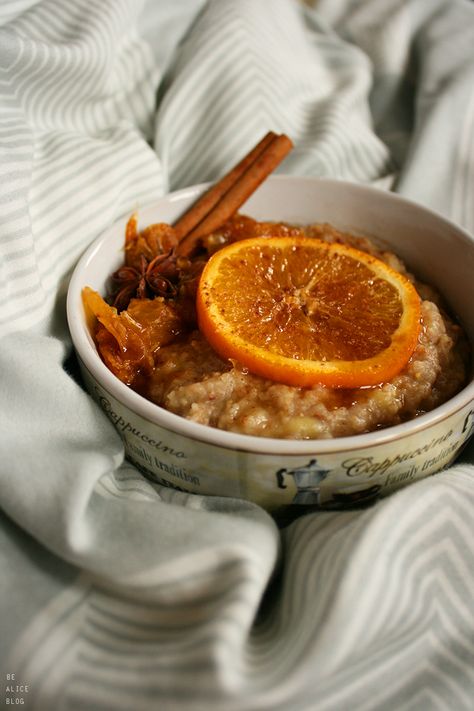 Breakfast Ideas With Oranges, Ginger Oatmeal, Orange Breakfast, Orange Oatmeal, Orange Desserts Aesthetic, Sweet Rice Porridge Recipe, Autumn Oatmeal, Pumpkin Porridge Recipe, Millet Pumpkin Porridge