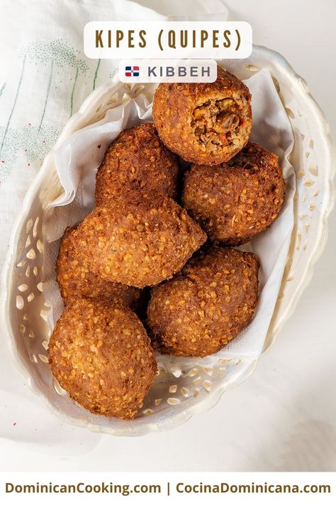 Kibbeh. Traditional Dominican Food, Dominican Christmas Food, Dominican Chimi, Dominican Beans Recipe, Dominican Food Recipes, Knish Recipe, Dominican Breakfast, Dominican Cooking, 2025 Meals