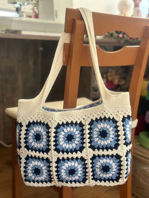 Crochet Scarf Patterns - Crochet Scarves - Crochet Head Scarf -  Crochet Patterns - Crochet Projects Granny Square Beach Bag, Beach Bag Crochet, Crochet Beach Bag, Crochet Beach Bags, Crochet Tutorial Pattern, Modern Crochet Patterns, Crochet Bag Tutorials, Granny Square Bag, Beige And Blue