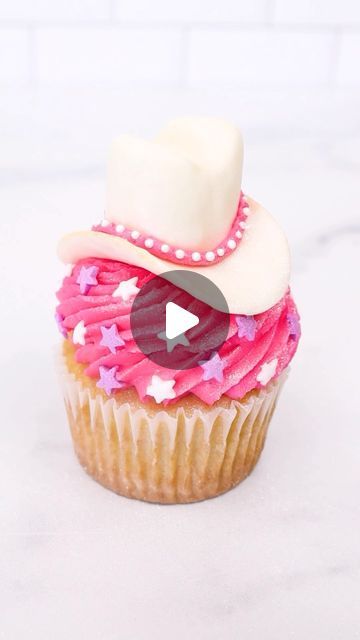 Cowboy Hat Cupcakes, Chocolate Covered Pringles Cowboy Hats, Cowgirl Cupcake Cake, Cowboy Hat Dessert, Cowboy Hat Cake Pops, Cowgirl Hat Cake, Cowboy Hat Cupcake Topper, Cowgirl Cupcakes, Cowboy Hat Cake