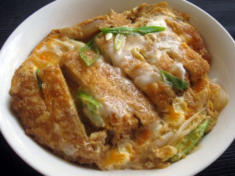 Katsu Don Recipe, Chicken Katsudon Recipe, Katsu Don, Katsu Recipes, Bulgogi Recipe, Chicken Katsu, Easy Japanese Recipes, Pork Cutlets, Japanese Cooking