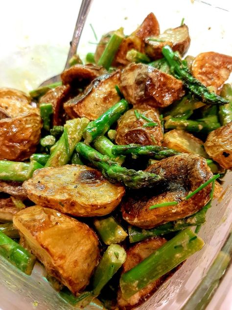 Roasted Asparagus and Potato Salad – Around the Bay with DD Roasted Asparagus And Potatoes, Roasted Potatoes And Asparagus, Potato And Asparagus Recipe, Lemon Olive Oil Dressing, Potato Salad No Mayo, Potatoes And Asparagus, Asparagus Recipes Oven, Roasted Potato Salads, Roast In The Oven