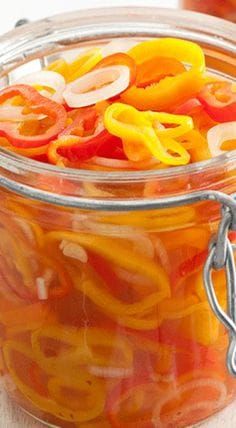 Pickled Sweet Peppers, Pickled Vegetables Recipe, Pickled Peppers, Canning Pickles, Home Canning Recipes, Canning Vegetables, Sweet Peppers, Homemade Pickles, Pickled Veggies