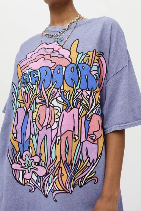 Oversized Graphic Shirt, Oversized Tshirt Outfit, Oversize Tshirt Outfits, Outfits Colorful, Bright Design, Oversized T Shirt Dress, Blue Fits, Thrift Fashion, Urban Dresses