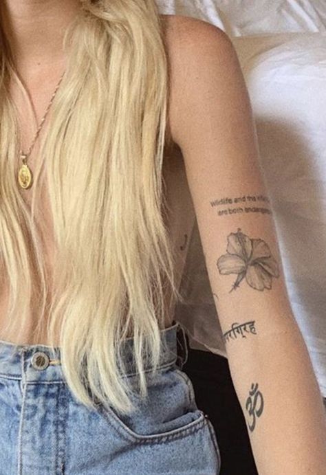 Hawaiian Flower Tattoos, Hibiscus Flower Tattoos, Hawaii Tattoos, Hibiscus Tattoo, Petite Tattoos, Best Tweets, Classy Tattoos, Discreet Tattoos, Spiritual Meaning