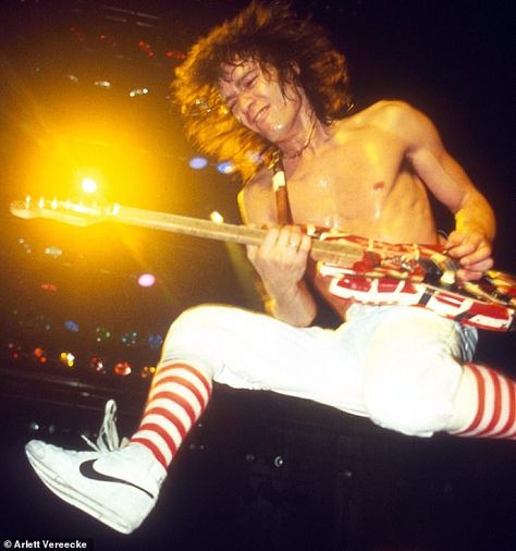 Eddie Van Halen Jumping, Rock Aesthetic Outfits, Alex Van Halen, Rock Lyrics, Rock And Roll History, Rock Band Posters, Rock Aesthetic, Rock Guitarist, Classic Rock Bands