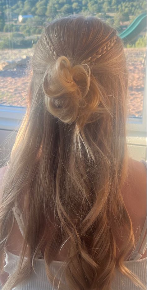 This is my hair Easy Homecoming Hair Styles, Simple Hoco Hairstyles Short Hair, Homecoming Straight Hairstyles, Hoco Hair Straight, Simple Hair Styles For Long Hair Length, Straight Hoco Hairstyles, Homecoming Hair Simple, Dance Hair Ideas, Tinsel Hairstyles