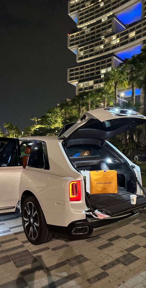 White Cars, Jet Privé, Luxe Auto's, Mens Luxury Lifestyle, Life Goals Future, Image Swag, Lifestyle Aesthetic, Rich Lifestyle, Luxury Lifestyle Dreams