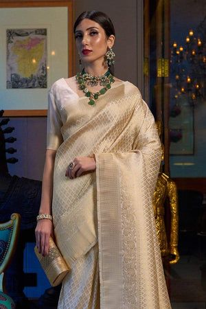 Golden Saree, Brocade Saree, South Silk Sarees, Kanjivaram Saree, Raw Silk Saree, South Indian Sarees, Wedding Saree Indian, Kanjivaram Sarees, Silk Sarees Online