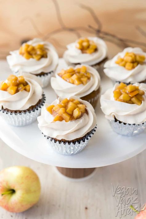 Apple Pie Cinnamon Cupcakes - Vegan Yack Attack Cinnamon Cupcakes Recipe, Holiday Potluck Recipes, Healthy Cupcake Recipes, Vegan Cupcake Recipes, Cinnamon Cupcakes, Vegan Apple Pie, Healthy Cupcakes, Homemade Apple Pie Filling, Apple Cupcakes