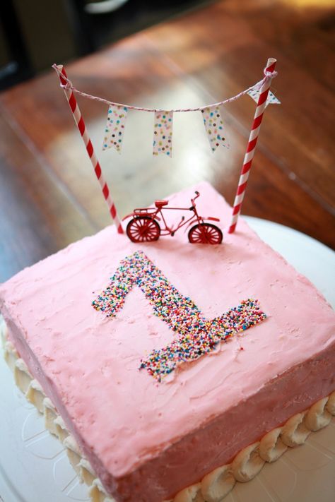 bicycle party cake Bicycle Birthday Party, Bicycle Birthday Parties, Hens Night Ideas, Bicycle Birthday, Bicycle Party, Bicycle Cake, Bike Birthday Parties, Bike Food, Bike Cakes