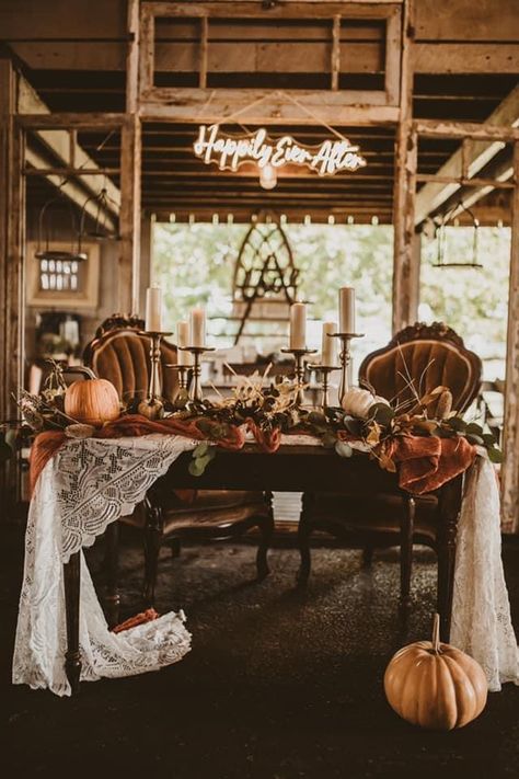 Fall Warehouse Wedding, Autumn Western Wedding, Bride And Groom Table Western, Antique Fall Wedding, Fall Bride And Groom Table, Fall Reception, Wedding Couple Table, Head Table Wedding Decorations, Bride And Groom Table