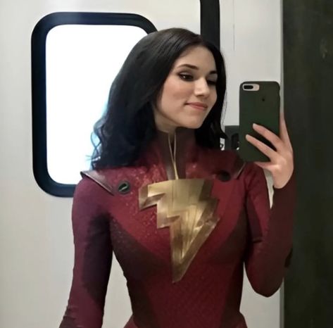 Grace Caroline, Mary Marvel, Superhero Facts, All About Family, Dc Comics Wallpaper, Elizabeth Gillies, About Family, Super Hero Costumes, Kendall And Kylie