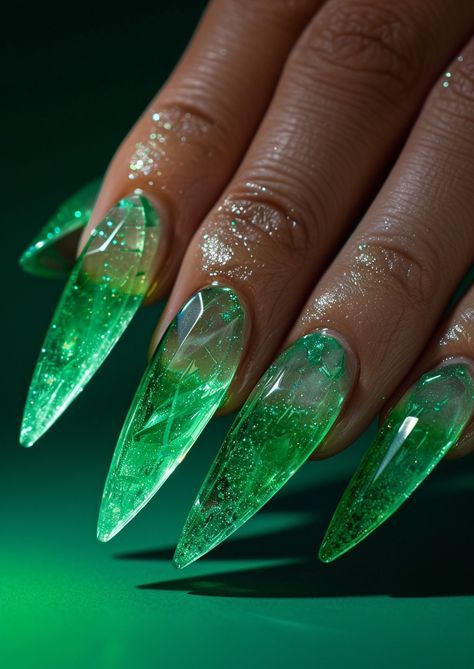 Water Nails Design, Glass Nails Designs, Unusual Nail Designs, Nail Nail Designs, Crazy Nail Art, Clear Acrylic Nails, Witchy Nails, Green Nail Art, Hippie Nails