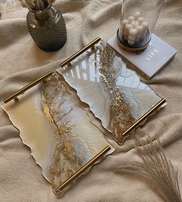 Resin Trays Ideas, Resin Tray Ideas, Resin Art Tray, 3d Wall Art Sculpture, Resin Art Canvas, Seni Resin, Epoxy Resin Projects, Resin Trays, Rose Gold Wedding Cakes