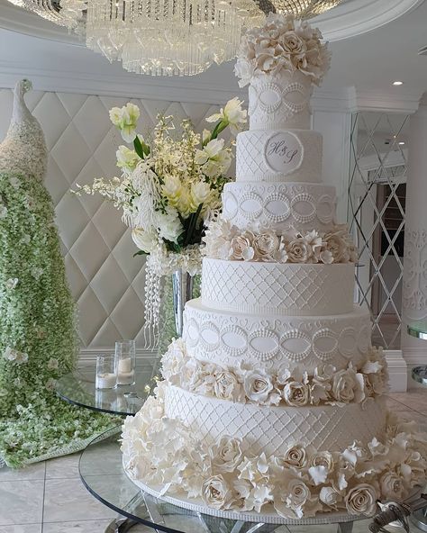 #wedding #weddingcake #bridalcakes #patissier #lace #flowers #cake #fondant #sugarcraft #silver #gold #classy #bigcake #royalcake #bakery… 6 Tier Wedding Cakes, Cakes 2023, Cinderella Wedding Cake, Wedding Cake Marble, Huge Wedding Cakes, Cake Marble, Large Wedding Cakes, Tall Wedding Cakes, Armenian Wedding