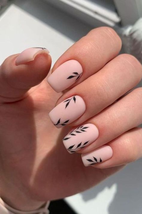 Simple Black and Nude Spring Nails Black And Nude Nails, Boho Nails, Nude Nail Designs, Simple Gel Nails, Work Nails, Ombre Nail Designs, Black Nail Designs, Black Nail, Neutral Nails