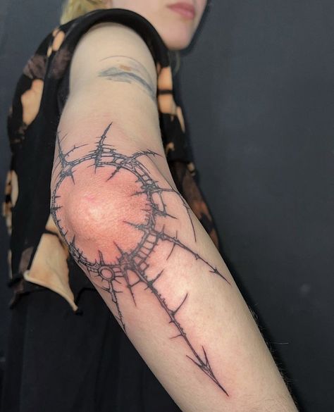 Cyberciligism Tattoo Arm, Dystopian Tattoo, Cyberciligism Tattoo, Sigilism Tattoo, Themed Tattoos, Sigil Tattoo, Scary Tattoos, Elbow Tattoos, Tattoo Style Drawings