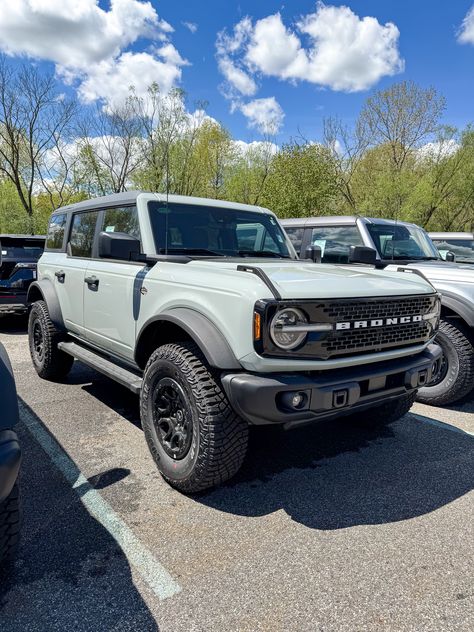 Blaze your own trails with the 2023 Ford Bronco Wildtrak 4-door 4x4. Unleash the spirit of adventure with unrivaled capability and iconic style. 🏞️ 

#FordBronco #HealeyBrothers #HudsonValley Ford Bronco Aesthetic, Bronco Aesthetic, Bronco 2023, 4 Door Bronco, Ford Bronco Wildtrak, Bronco Wildtrak, Bronco Ford, Chevrolet Dealership, New Bronco