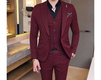 Irish Himphill on Etsy Maroon Suit Men Wedding, Maroon Suit Men, Maroon Suit, Terno Slim, Prom Suits For Men, Blue Suit Men, Dinner Suit, Formal Fashion, Burgundy Suit