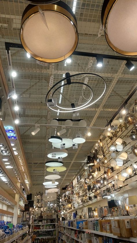 Lights Showroom, Electrical Stores, Boutique Lighting, Mall Stores, Showroom Display, Bed Design Modern, Lighting Showroom, Showroom Design, Studio Interior