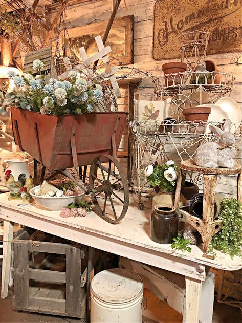 Spring Booth Display Ideas, Fall Store Displays, Vintage Markets Display, Vintage Market Booth, Spring Displays, Moody Background, Antique Store Displays, Craft Booths, Vintage Palette