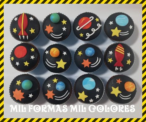 Planets Cupcakes, Solar System Cupcakes, Space Themed Cupcakes, Planet Cupcakes, Space Cupcakes, Cupcakes For Boys, Vegan Cheese Recipes, Creative Baking, Space Birthday Party