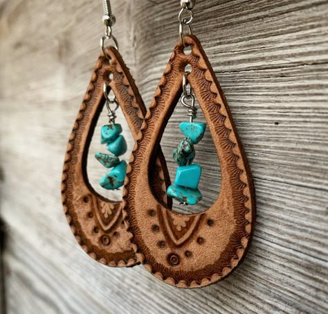 Leather Earrings Diy, Cricut Leather, Coffee Sack, Leather Jewelry Making, Handmade Leather Jewelry, Western Crafts, Mandala Jewelry, Diy Leather Earrings, Leather Patterns