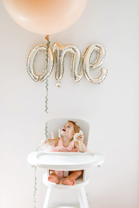 Remerie’s Peach Party 1st Birthday Party Picture Ideas, Simple Cute First Birthday, Small 1 Year Birthday Party, First Birthday Party Photography, Neutral First Birthday, 1st Birthday Girl Simple, One Balloon 1st Birthdays, First Birthday Centerpieces Girl, Small 1st Birthday Party Ideas