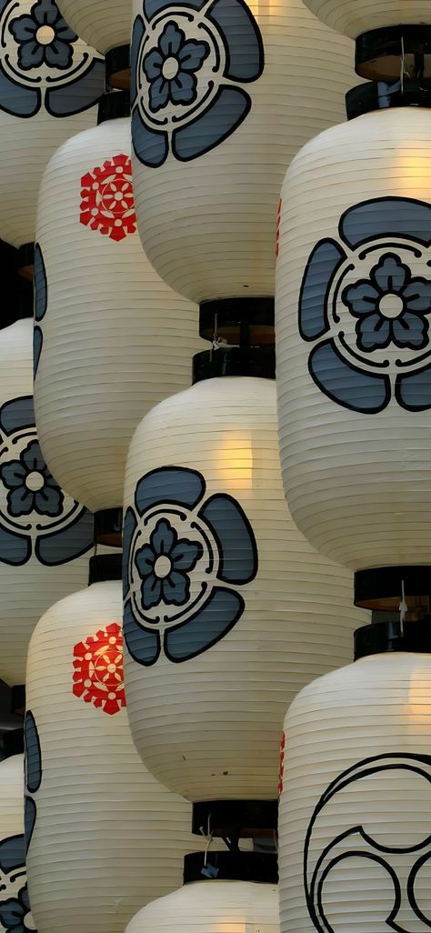 Asian Paper Lanterns, Japanese Lanterns Aesthetic, Japan Shrine Aesthetic, Japanese Aesthetic Culture, Japanese Shrine Aesthetic, Japan Culture Aesthetic, Japanese Vibes Aesthetic, Japanese Restaurant Aesthetic, Japan Lanterns