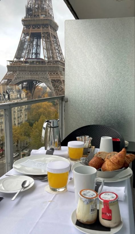 Paris Croissant Aesthetic, Pullman Paris Tour Eiffel, Paris Fake Story, World Tour Aesthetic, Paris Croissant, Pullman Paris, Hard Launch, Morning In Paris, Paris Photo Ideas